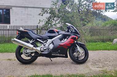 Спортбайк Honda CBR 600F 2000 в Долині