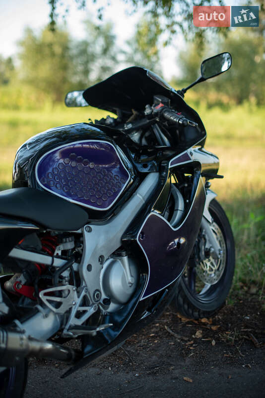 Спортбайк Honda CBR 600F 2000 в Переяславі