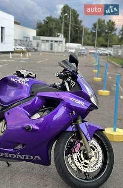 Спортбайк Honda CBR 600F 2001 в 