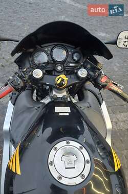 Мотоцикл Спорт-туризм Honda CBR 600F 1999 в 