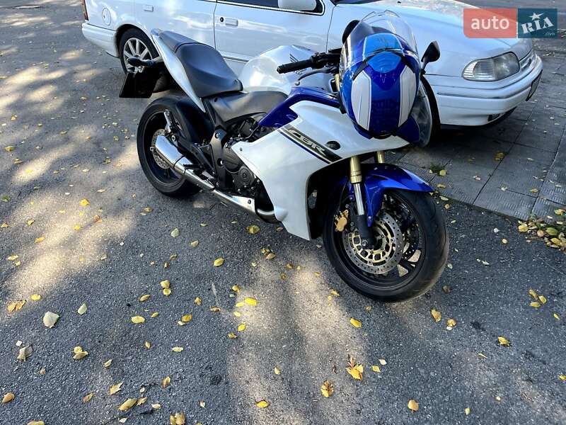 Honda CBR 600F 2011