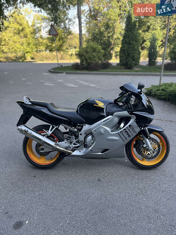 Спортбайк Honda CBR 600F 1999 в Павлограді фото 6 Спортбайк Honda CBR 600F 1999 в Павлограді
