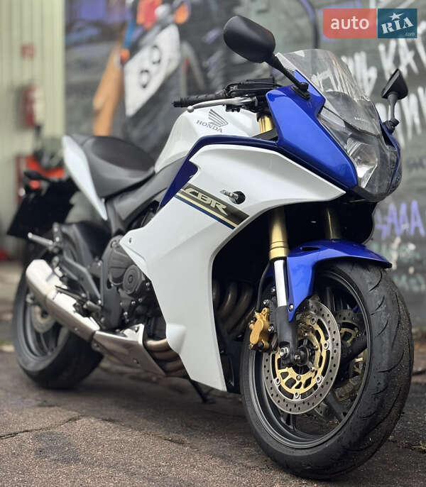 Спортбайк Honda CBR 600F 2011 в Киеве фото 2 Спортбайк Honda CBR 600F 2011 в Киеве