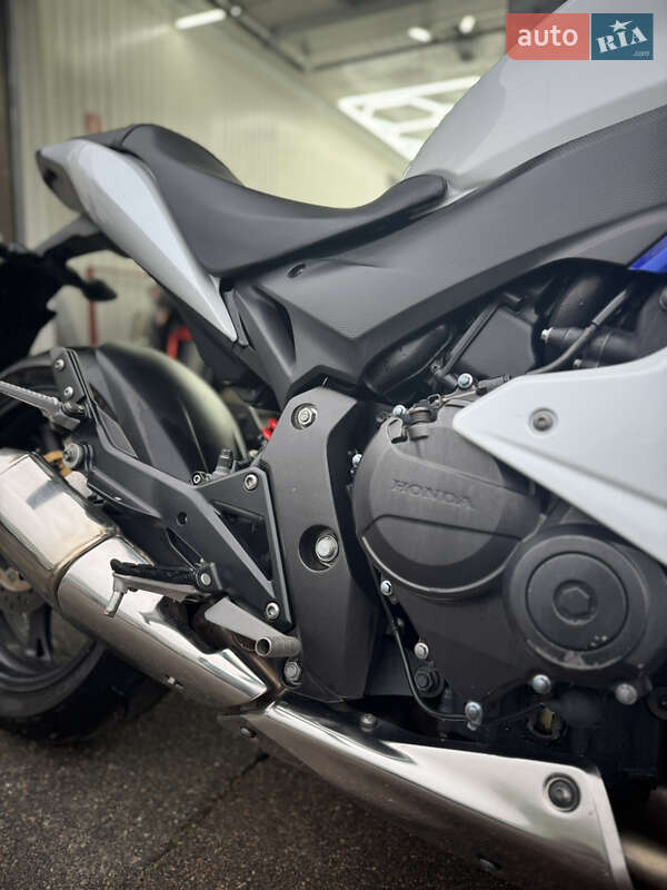 Спортбайк Honda CBR 600F 2011 в Киеве фото 4 Спортбайк Honda CBR 600F 2011 в Киеве