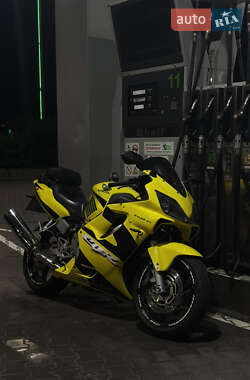 Спортбайк Honda CBR 600F 2001 в Киеве