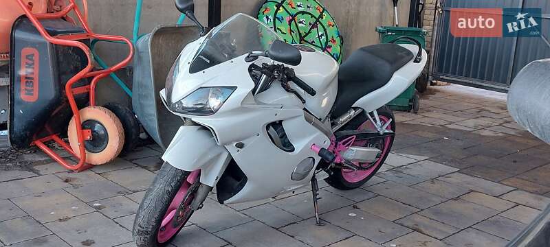 Спортбайк Honda CBR 600F 2001 в Киеве