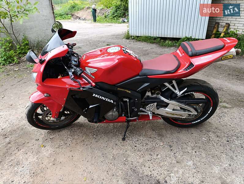 Спортбайк Honda CBR 600RR 2005 в Ладыжине