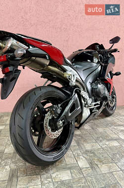 Мотоцикл Спорт-туризм Honda CBR 600RR 2010 в 