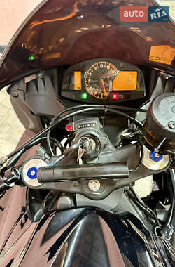 Мотоцикл Спорт-туризм Honda CBR 600RR 2010 в 