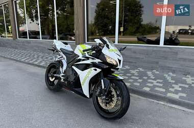 Спортбайк Honda CBR 600RR 2010 в 