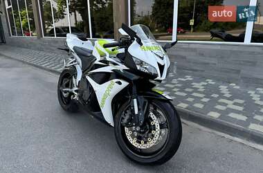 Спортбайк Honda CBR 600RR 2010 в 