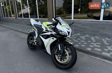 Спортбайк Honda CBR 600RR 2010 в 