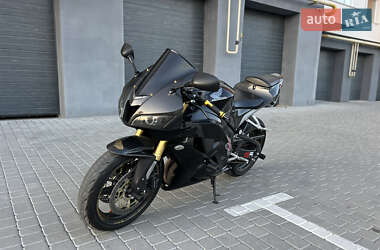 Спортбайк Honda CBR 600RR 2012 в 