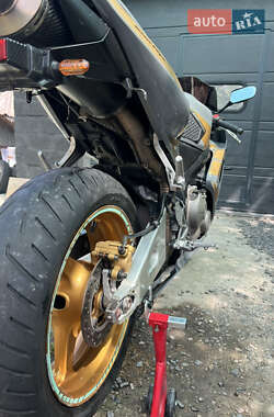 Спортбайк Honda CBR 600RR 2003 в 