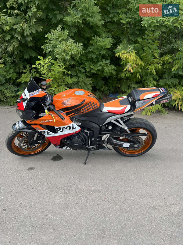 Спортбайк Honda CBR 600RR 2007 в Немирові