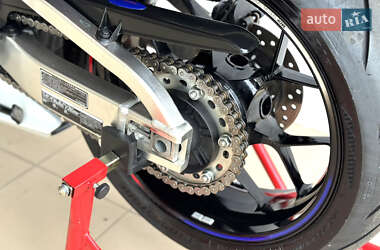 Спортбайк Honda CBR 600RR 2013 в  фото 33 Спортбайк Honda CBR 600RR 2013 в
