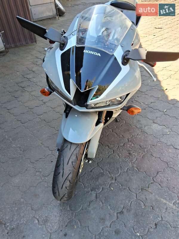 Спортбайк Honda CBR 600RR 2025 в Днепре