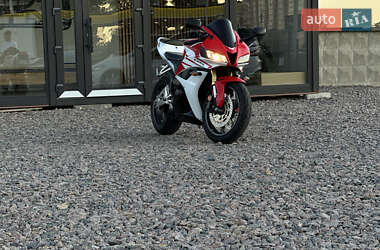 Спортбайк Honda CBR 600RR 2014 в Святопетрівське
