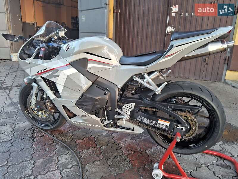 Спортбайк Honda CBR 600RR 2025 в Днепре