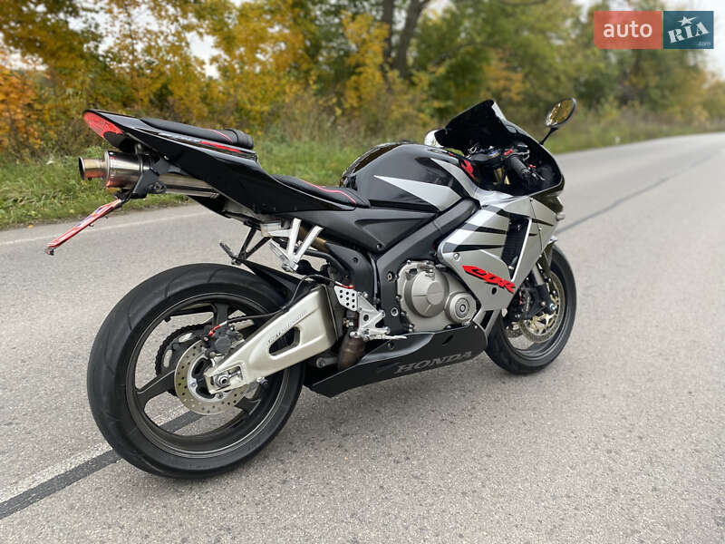 Спортбайк Honda CBR 600RR 2005 в Виннице фото 3 Спортбайк Honda CBR 600RR 2005 в Виннице