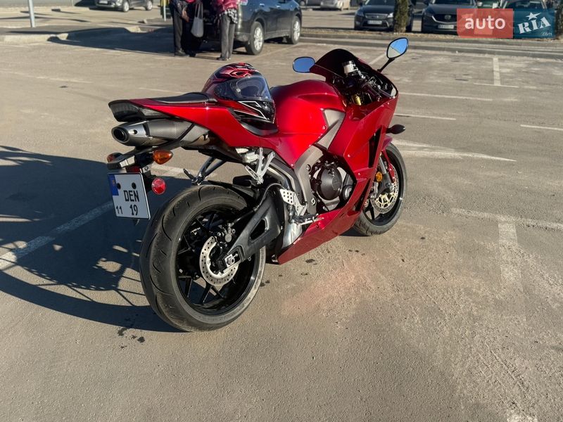 Спортбайк Honda CBR 600RR 2023 в Киеве