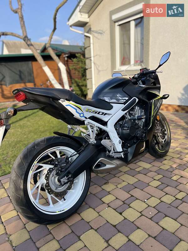 Мотоцикл Спорт-туризм Honda CBR 650F 2016 в Киеве