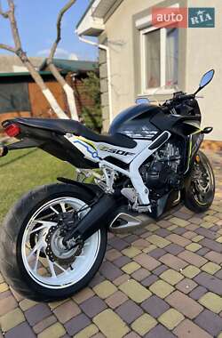 Мотоцикл Спорт-туризм Honda CBR 650F 2016 в 