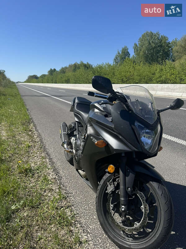 Спортбайк Honda CBR 650F 2015 в Киеве фото 9 Спортбайк Honda CBR 650F 2015 в Киеве
