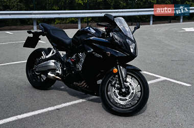 Мотоцикл Спорт-туризм Honda CBR 650F 2015 в 