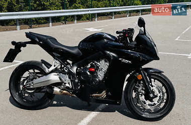 Мотоцикл Спорт-туризм Honda CBR 650F 2015 в 