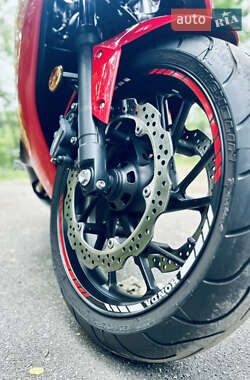 Мотоцикл Спорт-туризм Honda CBR 650F 2014 в 