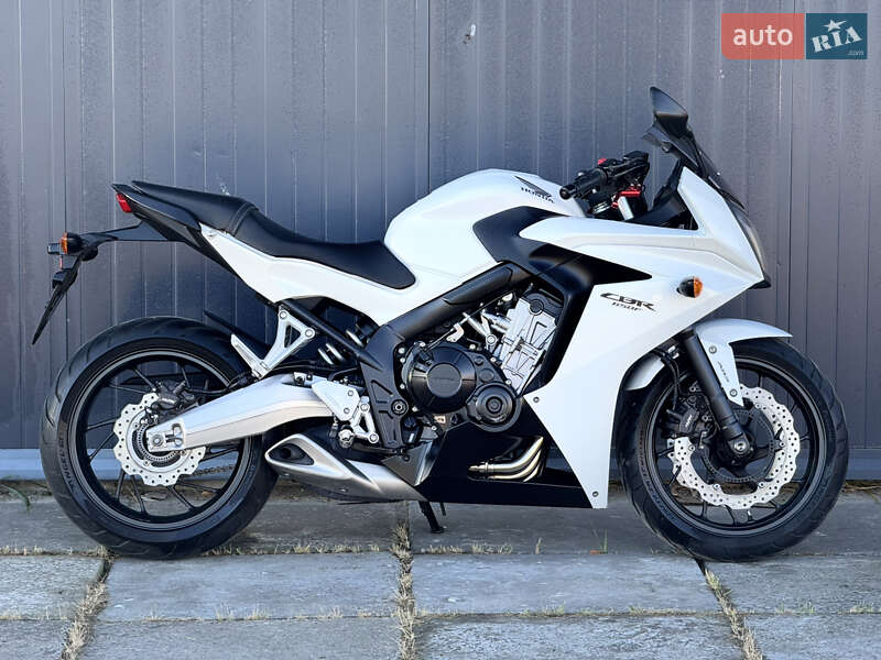 Спортбайк Honda CBR 650F 2015 в Львові фото 3 Спортбайк Honda CBR 650F 2015 в Львові