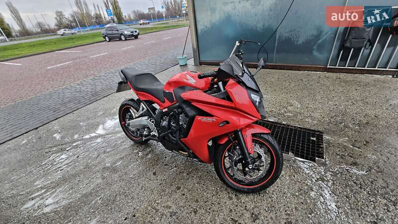 Мотоцикл Спорт-туризм Honda CBR 650F 2014 в Дніпрі