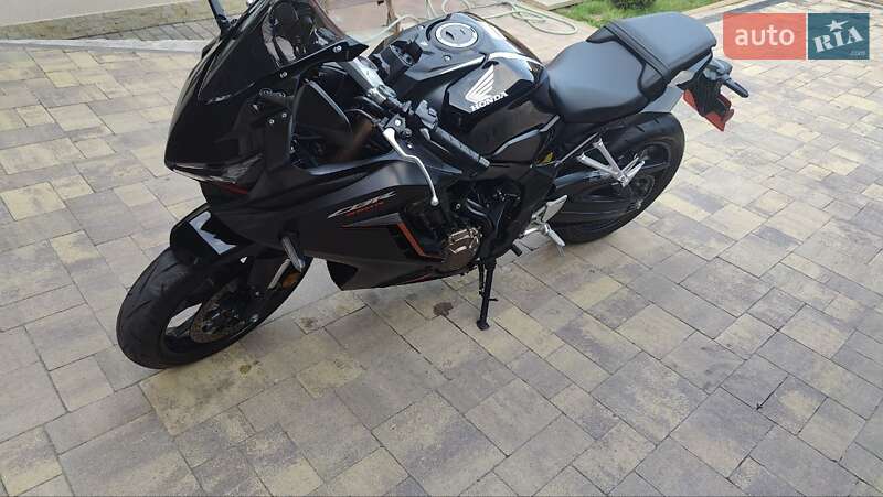 Спортбайк Honda CBR 650R 2021 в Тернополе фото 13 Спортбайк Honda CBR 650R 2021 в Тернополе