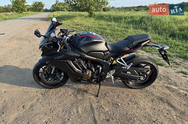 Спортбайк Honda CBR 650R 2019 в 