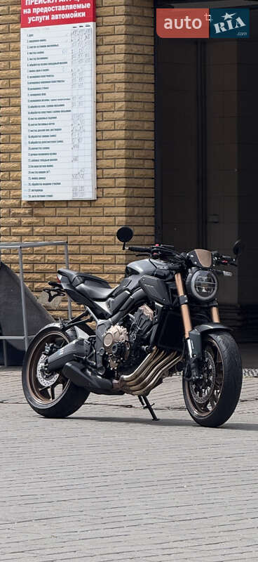 Мотоцикл Без обтекателей (Naked bike) Honda CBR 650R 2024 в 