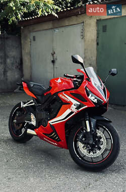 Спортбайк Honda CBR 650R 2022 в Одессе