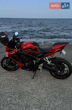 Спортбайк Honda CBR 650R 2023 в 