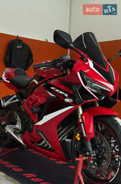 Спортбайк Honda CBR 650R 2021 в Звенигородці