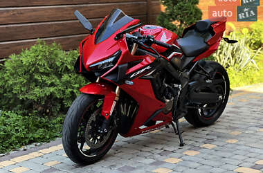 Мотоцикл Спорт-туризм Honda CBR 650R 2021 в 
