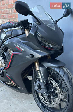 Мотоцикл Спорт-туризм Honda CBR 650R 2019 в 