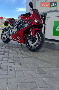 Мотоцикл Классік Honda CBR 650R 2022 в 