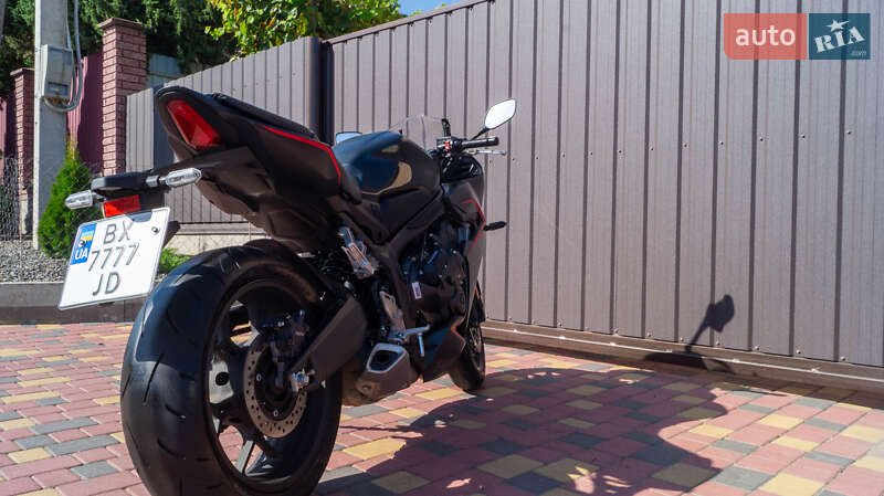 Спортбайк Honda CBR 650R 2024 в Хмельницком фото 6 Спортбайк Honda CBR 650R 2024 в Хмельницком