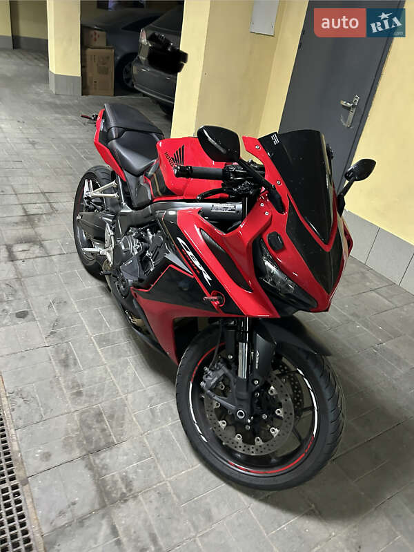 Спортбайк Honda CBR 650R 2023 в Днепре