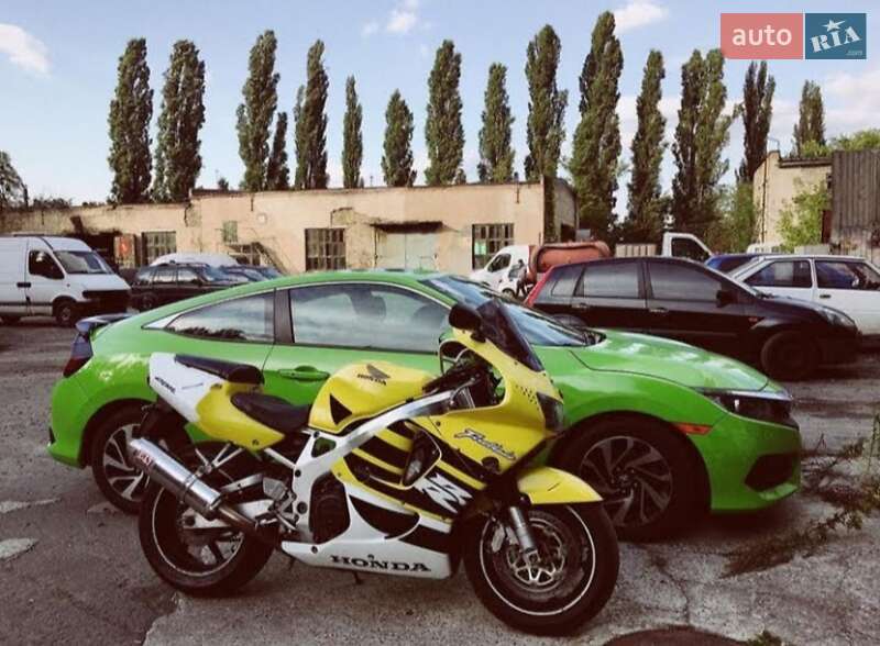 Спортбайк Honda CBR 929RR 2000 в Києві фото 5 Спортбайк Honda CBR 929RR 2000 в Києві
