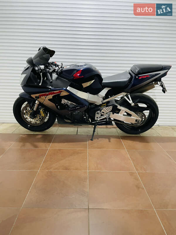 Спортбайк Honda CBR 929RR 2001 в Киеве