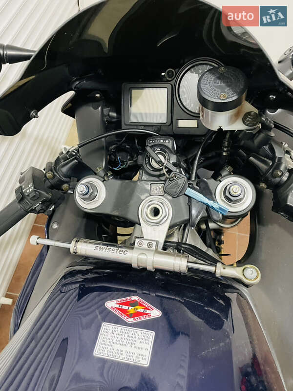 Спортбайк Honda CBR 929RR 2001 в Киеве