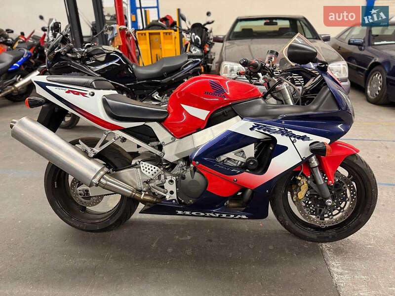 Спортбайк Honda CBR 929RR 2000 в Чернігові