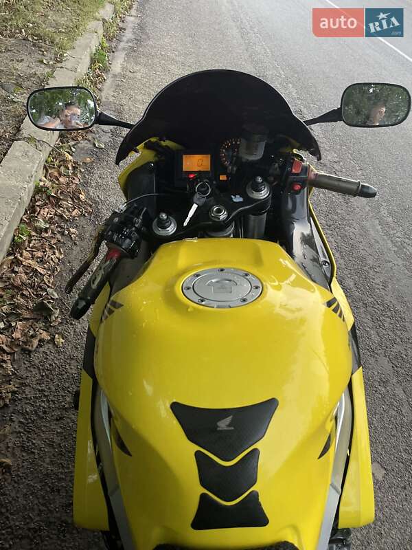 Спортбайк Honda CBR 929RR 2001 в Жмеринке фото 9 Спортбайк Honda CBR 929RR 2001 в Жмеринке