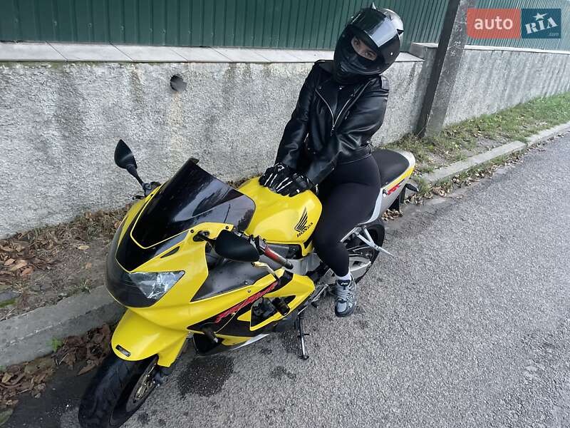 Спортбайк Honda CBR 929RR 2001 в Жмеринке фото 6 Спортбайк Honda CBR 929RR 2001 в Жмеринке